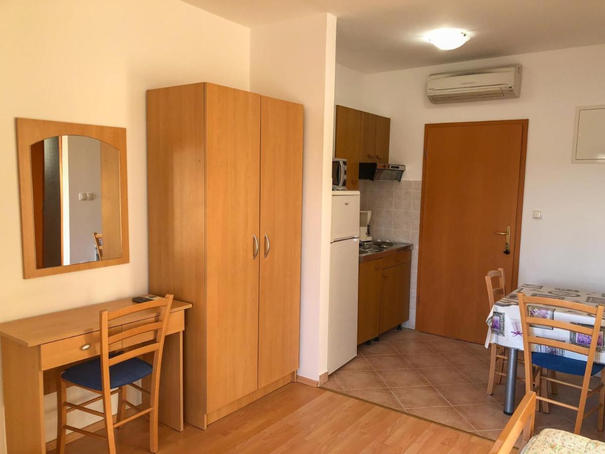 Apartments Palit Rab Eksteriør bilde